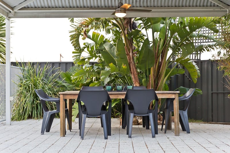 Alfresco dining